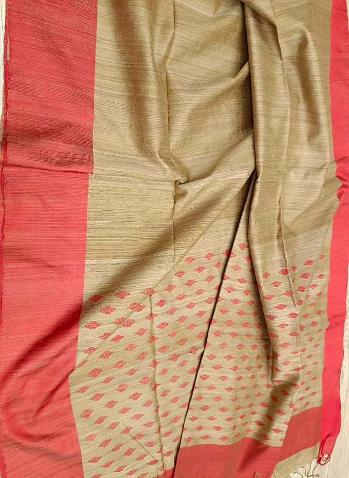 Beige & Red Matka silk handwoven saree Balaram Saha