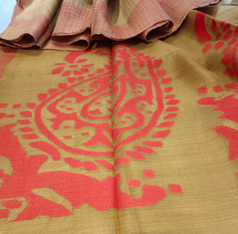 Beige & Red Matka Silk Saree with 3 large paisleys Balaram Saha