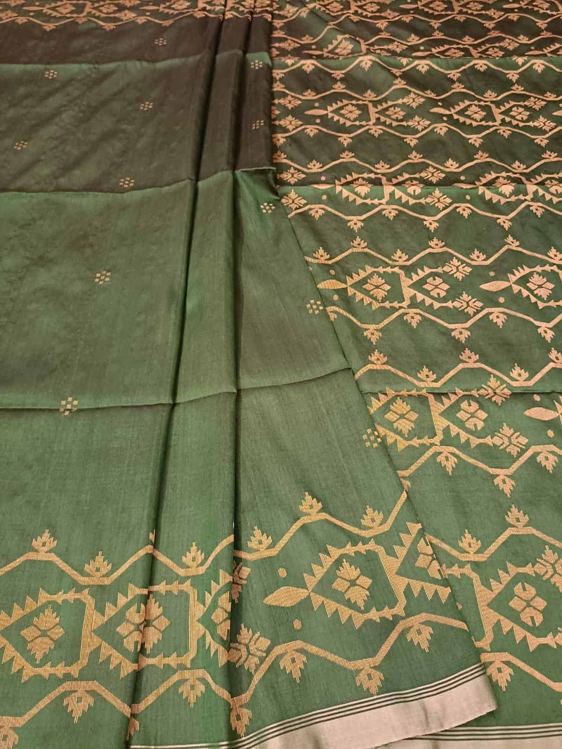 Bottle Green & Beige, fine & intricate Jamdani weave Katan Silk saree Balaram Saha