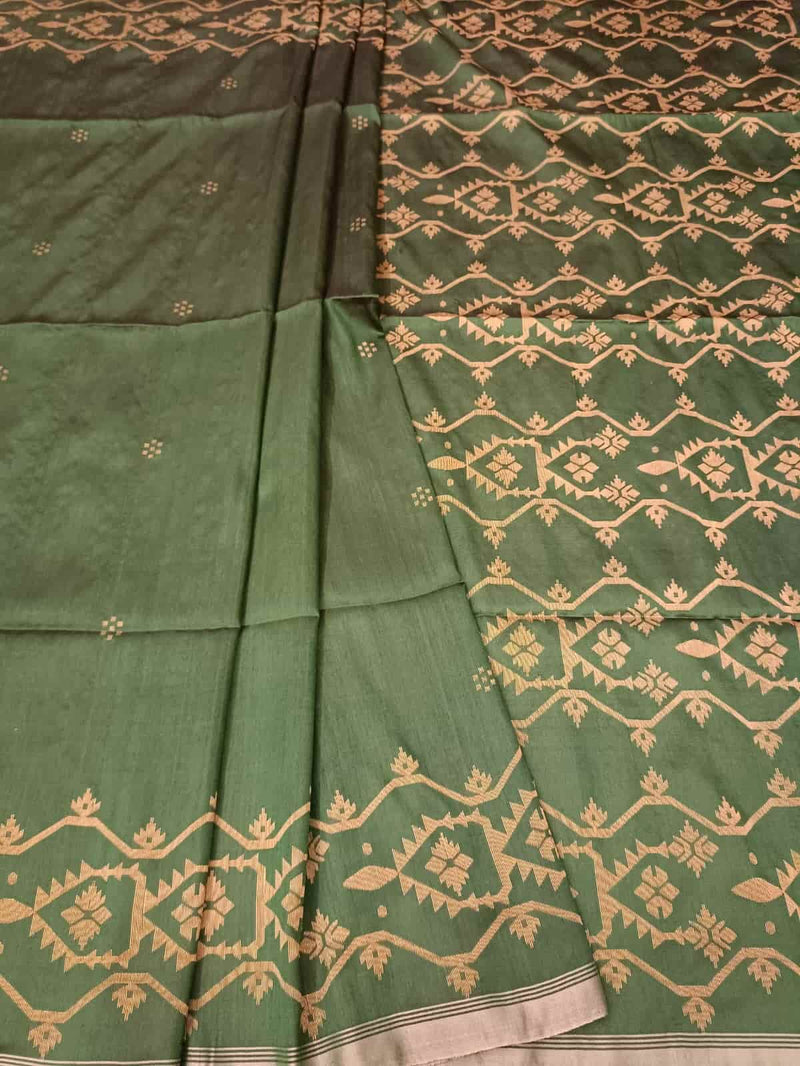 Bottle Green & Beige, fine & intricate Jamdani weave Katan Silk saree Balaram Saha