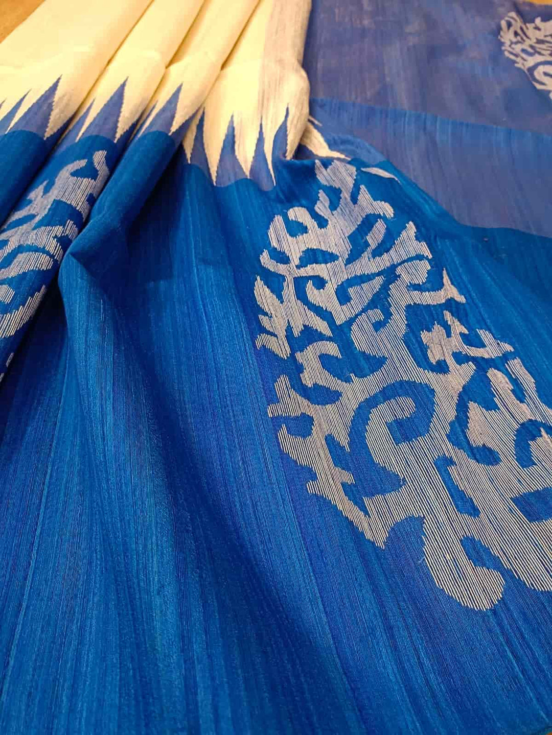 White & Royal Blue Matka silk Jamdani saree Balaram Saha