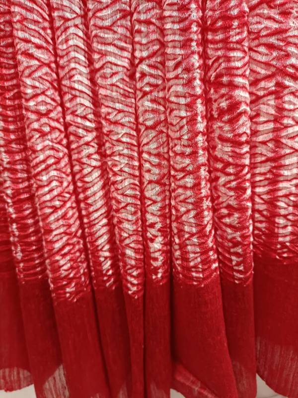 Balaram Saha's White & Red Matka Silk Shibori Saree (jamdani saree, silk saree, jamdani silk saree, balaram saha online, silk sarees, balaram saha handloom saree store, silk jamdani saree, jamdani silk saree, matka silk, matka silk saree)