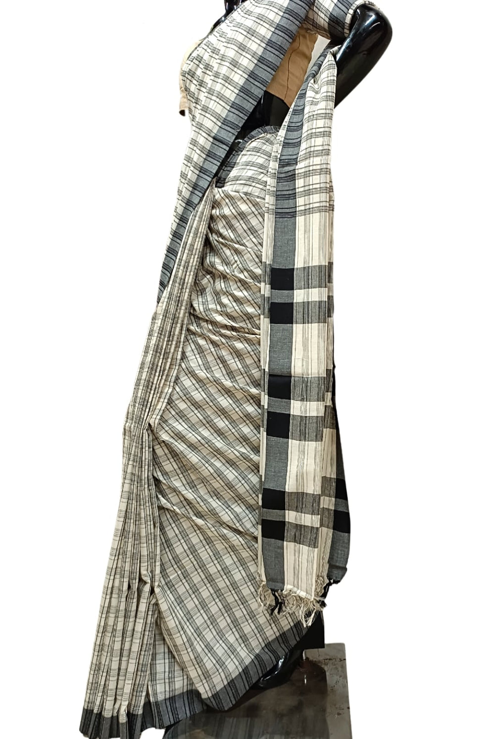 Soft Handloom Organic Cotton Checks Saree (Off-White& Black) Balaram Saha