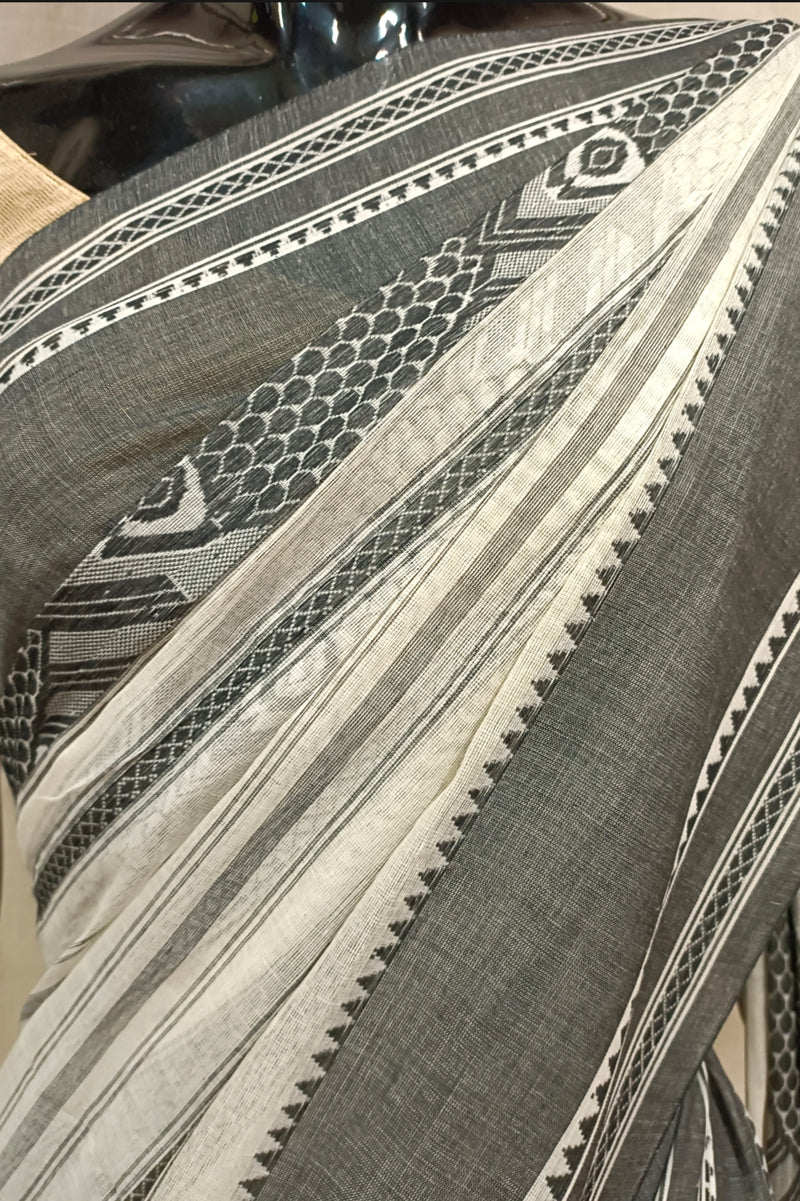 Off-White Handloom Traditional Dhonekali Saree Balaram Saha