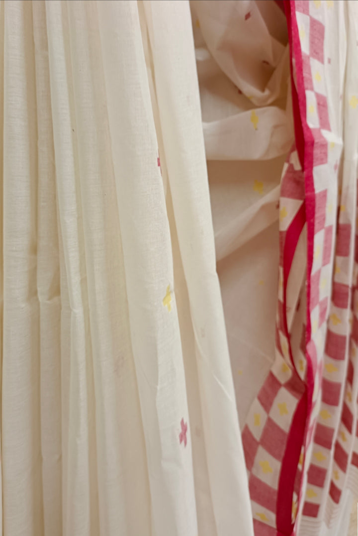 Off-White & Red Handloom Traditional Cotton Jamdani Saree Balaram Saha