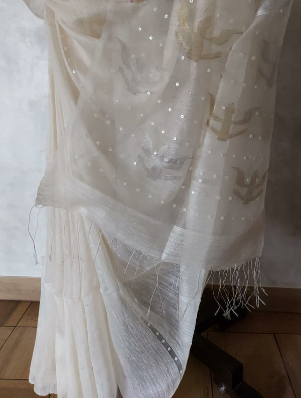 Luxurious Layers: Balaram Saha's White & Gold/Silver Matka Silk Saree (jamdani saree, silk saree, jamdani silk saree, balaram saha online, silk sarees, silk jamdani saree, bengal handloom sarees, pure silk, jamdani silk saree, matka silk, matka silk saree, jamdani silk saree online)   https://developmentmi.com/internet-marketing-setting-up-an-effective-internet-marketing-business-plan/