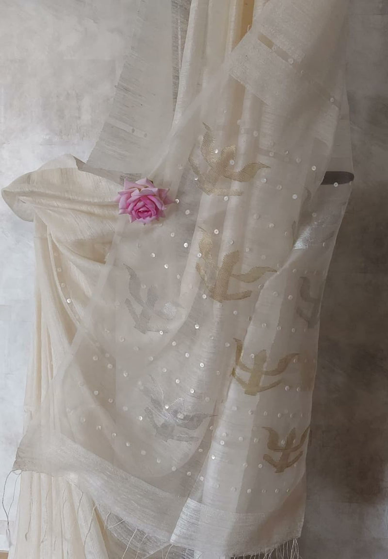 Luxurious Layers: Balaram Saha's White & Gold/Silver Matka Silk Saree (jamdani saree, silk saree, jamdani silk saree, balaram saha online, silk sarees, silk jamdani saree, bengal handloom sarees, pure silk, jamdani silk saree, matka silk, matka silk saree, jamdani silk saree online)  https://www.reddit.com/