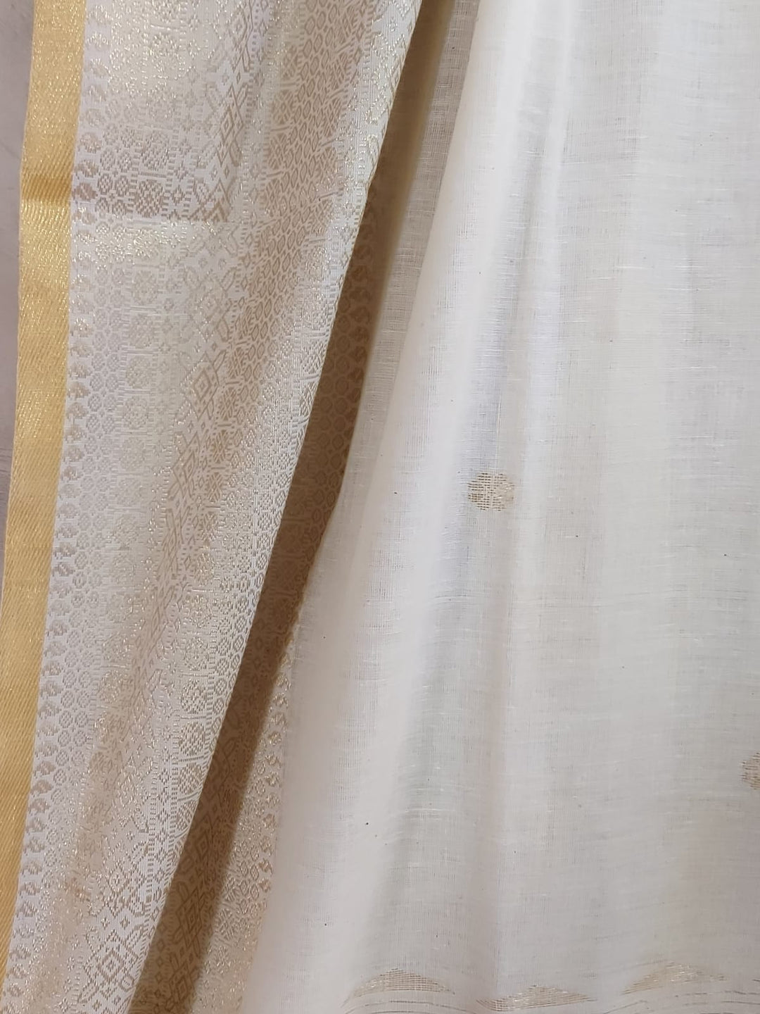 Off White & Gold Soft Cotton Saree Balaram Saha