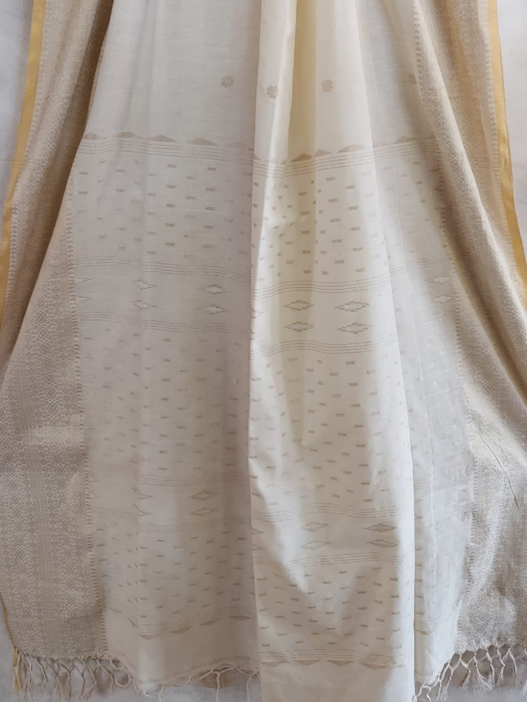 Off White & Gold Soft Cotton Saree Balaram Saha