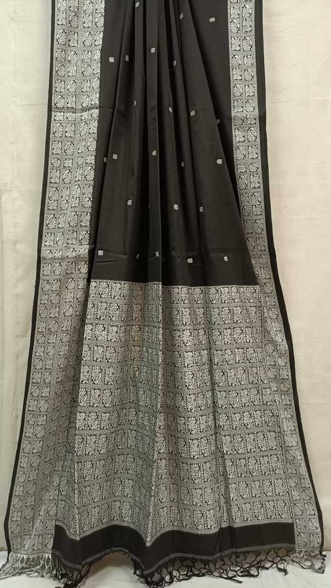 Black & White Handwoven Soft Cotton Saree Balaram Saha