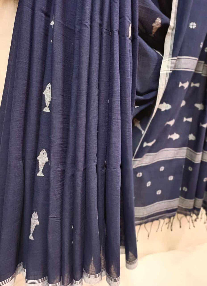 Muslin Cotton Jamdani Saree by Balaram Saha – Navy Blue & White Elegance