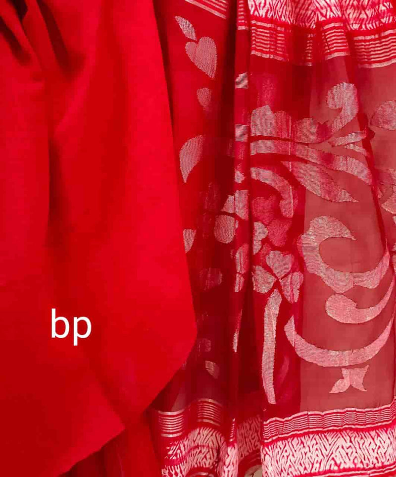 White & Red Matka Muslin Silk Shibori (Tie & Dye) Saree Balaram Saha